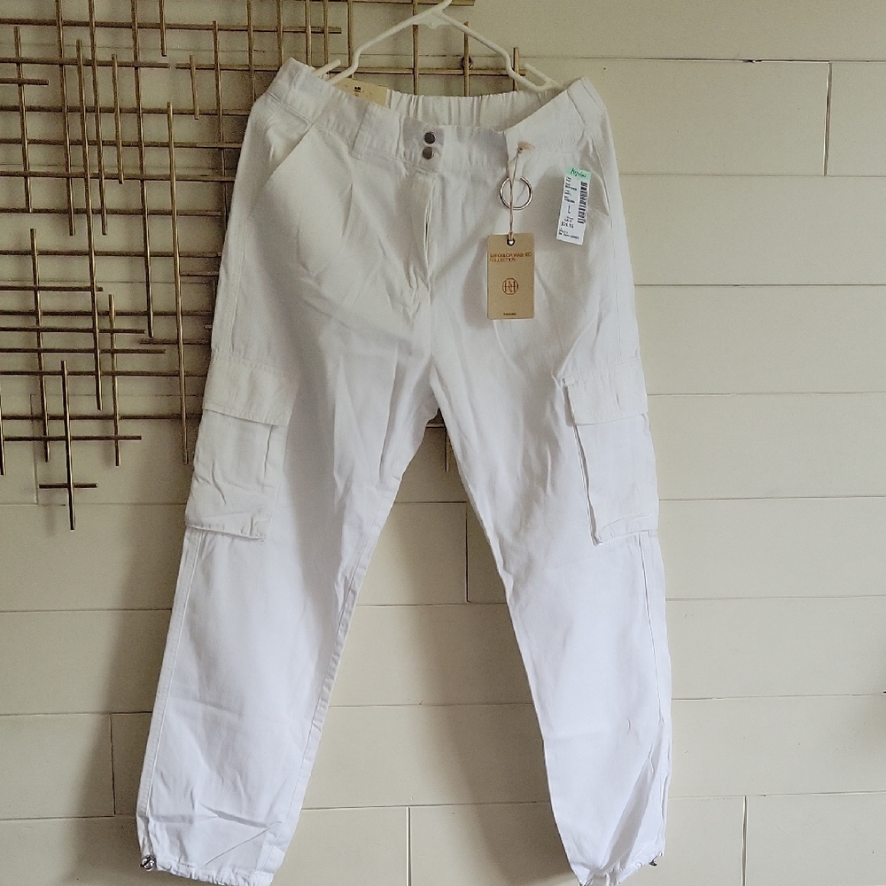 Papaya Women's Crisp White Cargo Pants